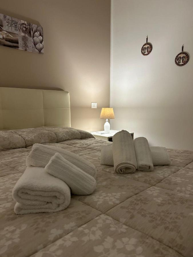 Lucia'S Rooms Syracuse Exterior foto